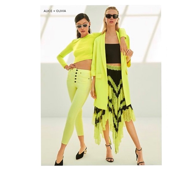 ALICE + OLIVIA Katz Lace Pleated Midi Skirt - Picture 14 of 15